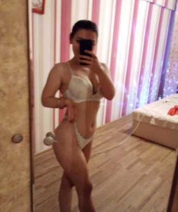 Дана, 26